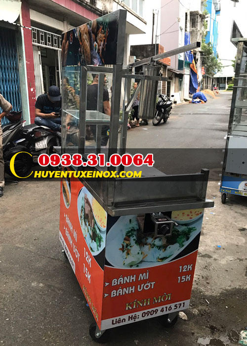 Xe bánh mì chả cá Hồ Chí Minh